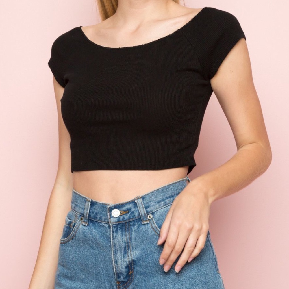 BRANDY MELVILLE ELLERY TOP